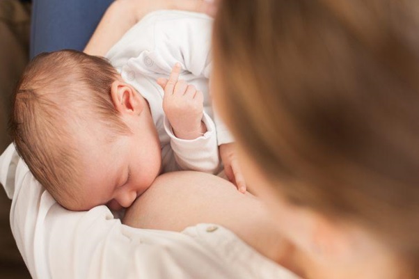 dojenje bebe u prvim mesecima